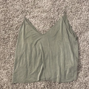 Storlek L men passar som s - Zara topp, jätte fin till sommar 