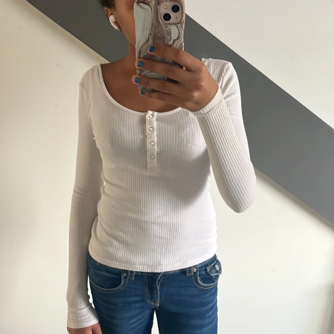 Vit långärmad med knappar🤍 - 90