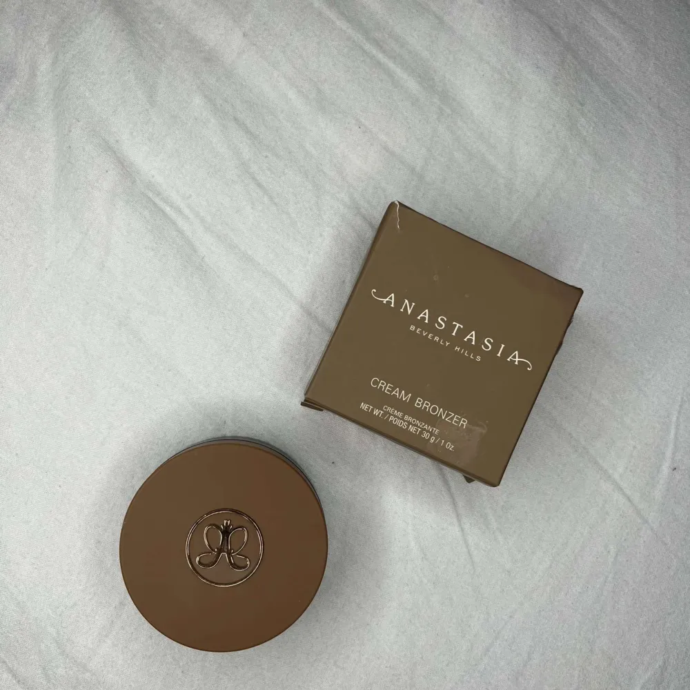 Anastasias cream bronzer  30g 12ml  ny pris 300kr. Accessoarer.