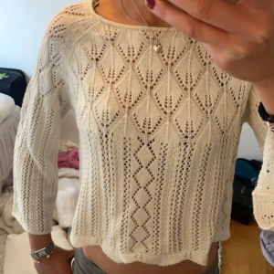 Trekvartärmad tröja  - Tröja som inte kommer till användning🥰