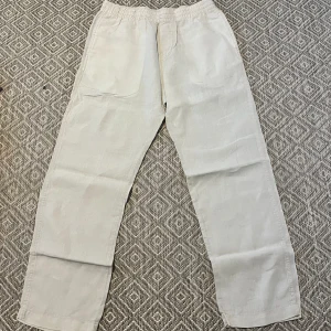 Linnebyxa  - Välkänd Linnebyxa från HM tillsalu. Bra skick, 32/32 