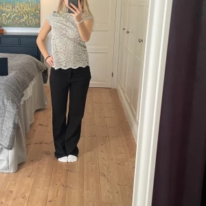 Spetstopp - Väldigt fin spetstopp i nyskick men den kommer tyvärr inte till andvändning💞