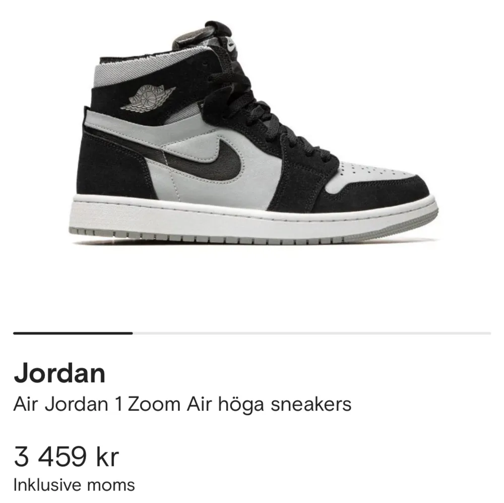 Hej! Säljer mina Air Jordan 1 Zoom, stl 43.  Skick: 5/10 (går rengöra mer) (Crease skydd ingår) Vid frågor eller funderingar är det bara att skriva. Pris kan diskuteras. . Skor.