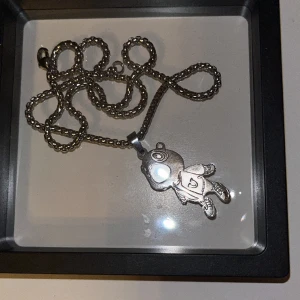 Halsband - Riktigt najs Kanye halsband.