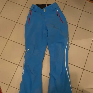 Peak performance skidbyxor  - Använda en gång, säljes pga de är för små för mig 