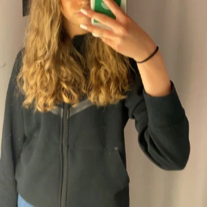 Nike Tech Fleece - Svart Nike Tech!! Nypris: 1349kr