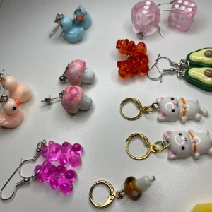 Örhängen - Olka örhängen. 15kr per par Exclusive frakt. Kan diskutera pris privat.