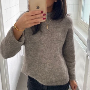 Mohair stickad tröja - Superfin stickad mohair tröja<3  Är i nyskick!