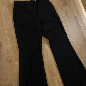 Stockh lm  - Kostymbyxor, storlek 39. Köpta för 1300kr säljer för 700kr