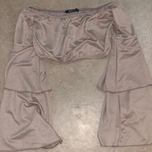 Fest topp - En väldigt somrigt topp men väldigt varma kan även både ha på vintern/sommar året om beroende på 🌸