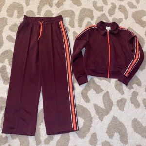 H&M sport Move träningsset - H&M sport Move träningsset byxor M  jacka S