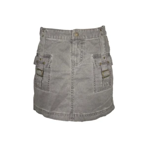 Vintage jeans kjol - Finns att köpa på jealoussecondhand.com