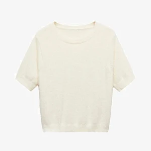 Stickadtröja - En vit stickad tröja från zara i bra skick den är vit o lite puffig vid ärmarna, köpte för ungefär 400kr