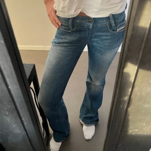 Diesel jeans - Diesel jeans, storlek 27/34. Jättebra skick. 500kr. Gratis frakt om du köper på min andra annons!