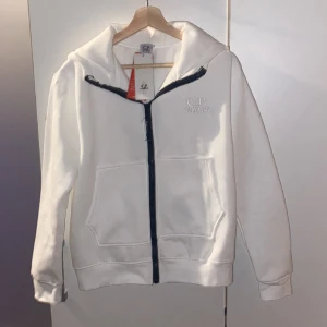 CP commpany zip - Helt ny CP company zip tröja! Ny pris 3299kr