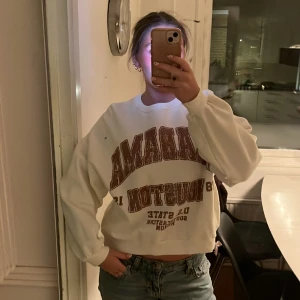 Vintage Sweatshirt  - Super snygg och skön sweatshirt ifrån Bershka Stl S , 175 plus frakt⭐️