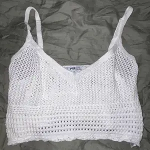 Ett vitt knitwear linne från newyorker! Köpt för att använda utomlands, men har bara legat i garderoben. Använd 1 gång!🩷