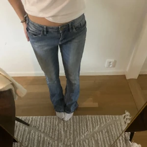 Jeans - Jätte snygga jeans då jag säljer dem för att de inte passar. Köpta här på plick. (Lånade bilder)