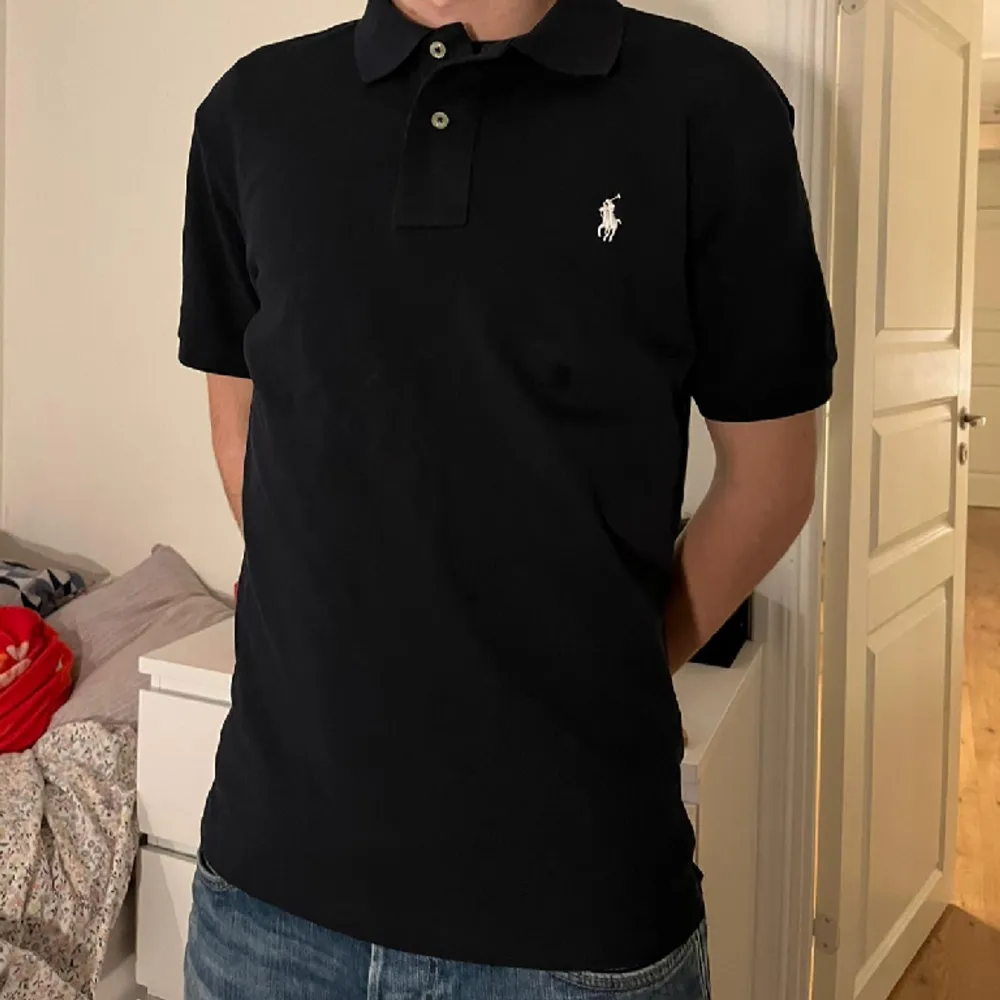 Polo Pike aldirg använd - mörkblå, kan se färg på bild. Pris kan diskutras. Paidat.