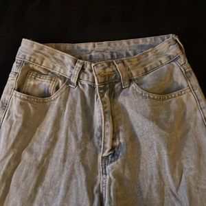 Jeans - Använda 3/4 gånger. Utvidga med bra passform upptill sitter som xs/s