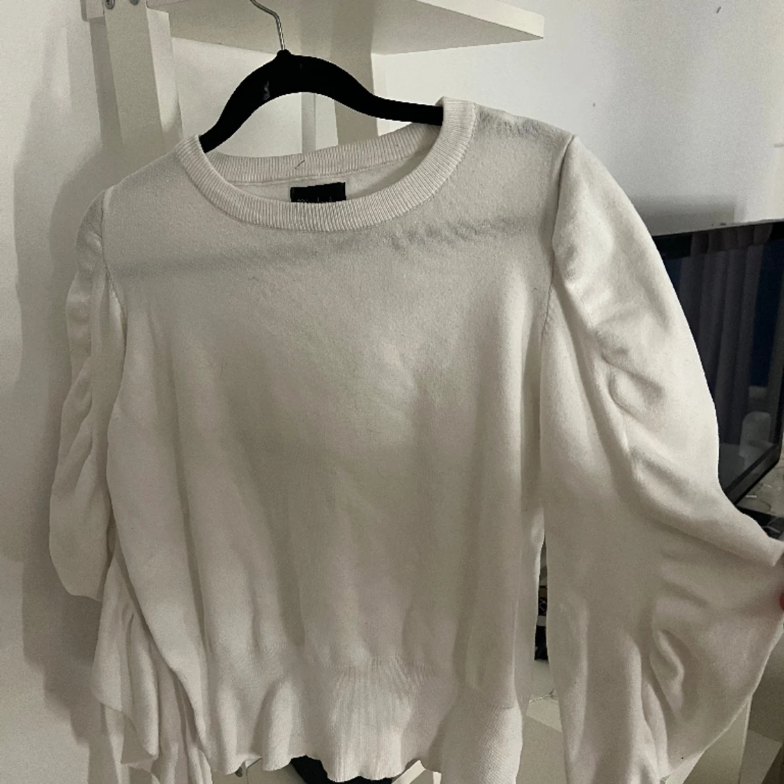 Två volang tröjor  - 90