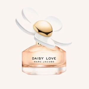 Marc Jacobs parfym - Så fräsch parfym från Marc Jacobs i doften Daisy Love. Doftar hjortron, prästkrage och Cashmere mysk!❤️❤️❤️ Endast använd ca 10 ggr. 100ml vilket är den största varianten. Nypris är 1335kr men mitt pris är 799kr!