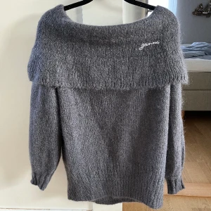 Ganni tröja - Nyskick, använd 1-2 ggr. Nypris 2109 kr. 