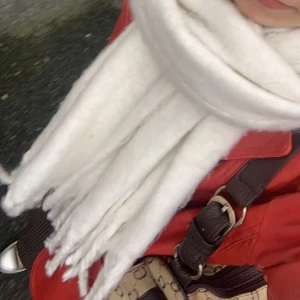 Röd skinnjacka  - Ur snygg skinnjacka från Rock’n Blue, den är storlek 48 men sitter mer som 38-40 enligt mig ❤️ Använd gärna köp nu 🥰