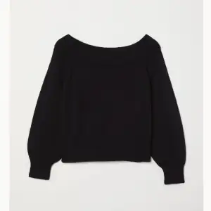 Fin svart stickad off shoulder-tröja i storlek xs från H&M. Slutsåld på hemsidan. Tröjan är i ett mycket bra sick💕