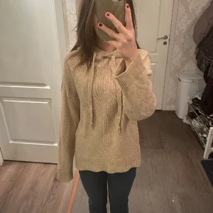 Skit snygg stickad tröja  - Jätte fin skick