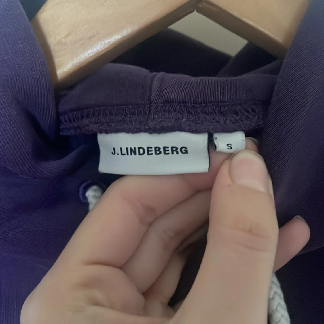 Lila hoodie med tryck  - 91