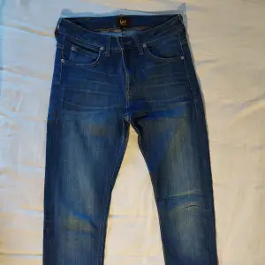 Lee jeans slim/straight fit 175-180cm längd gott skick, knappt använda
