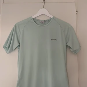 Träningströja  - (Tryck inte på köp nu direkt) kolla gärna min profil❤️