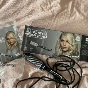 Värme borste - Oanvänd värmeborste från Björn Axén. Storlek 30mm. Får super fina lockar!