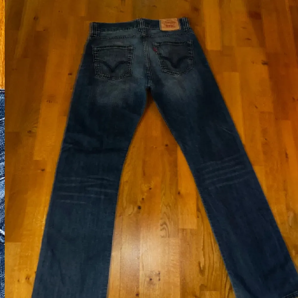 Levis jeans i riktigt fin kvalitet Knappt använda!                       Hör gärna av dig vid frågor  Pris kan såklart diskuteras  . Jeans & Byxor.