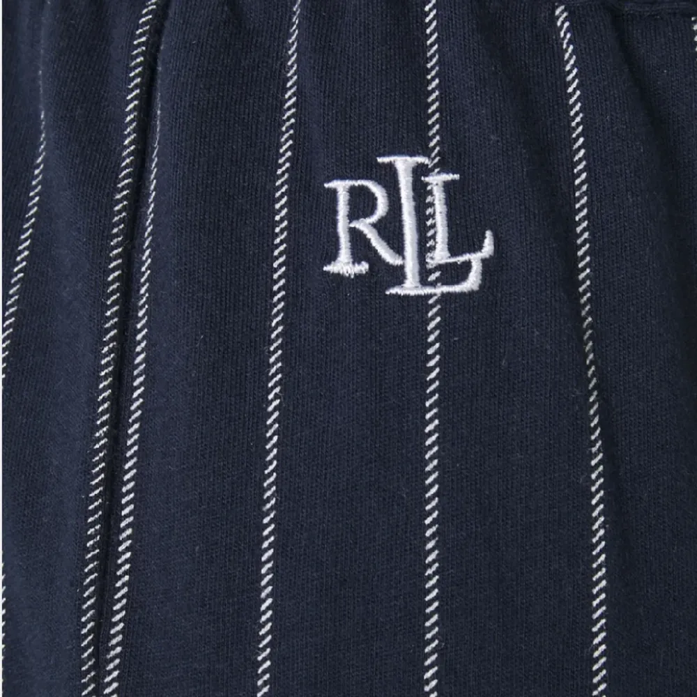 Säljer dessa Ralph lauren byxor, kan användas som när som😍😍. Jeans & Byxor.