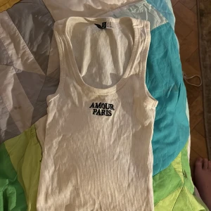 Hm-emo topp - Emo-top från sommaren 2023 men nu e det ett nytt år och ett nytt jag!! Såå aa!!😉