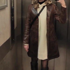 Läderjacka - DRÖM läderjacka 😍 Brun läderjacka i äkta läder med innertyg av polyester 