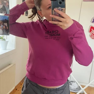Cheap monday tröja  - Tröja från cheap monday, snygg men kommer inte till användning längre 💗