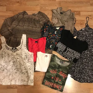 Klädpaket Storlek S - 9 st plagg från bland annat Bik Bok, Gina Tricot, H&M . Tunika, T-shirt toppar och linne. 