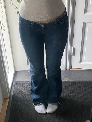 No Waist jeans från Nelly  - No Waist-jeans från Nelly, kommer inte till användning längre men i jättefint skick 🤍