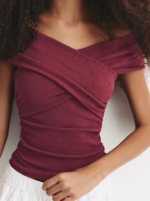 Röd topp - Jätte fin topp som tyvärr inte kommit till användning💕