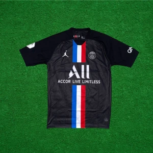 PSG Tröja, Svart, Storlek XL - Helt ny, högkvalitativ replika. EU| XL Pris: 349kr. Leverans: Skickas inom 24 timmar. Notera: Begränsat antal- först till kvarn 