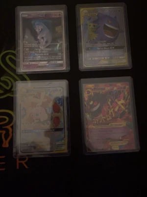 Pokémon kort - Säljer dessa otroligt fina kort, mewtwo Gx, mega gengar, gengar & mimikyu och tag team mega lopunny. Skriv dm för fler bilder och tankar. GE BUD! 