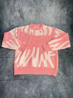 Stickad tröja - Skick - 10/10 | Aldrig använd! Väldigt fin färg för våren och sommaren