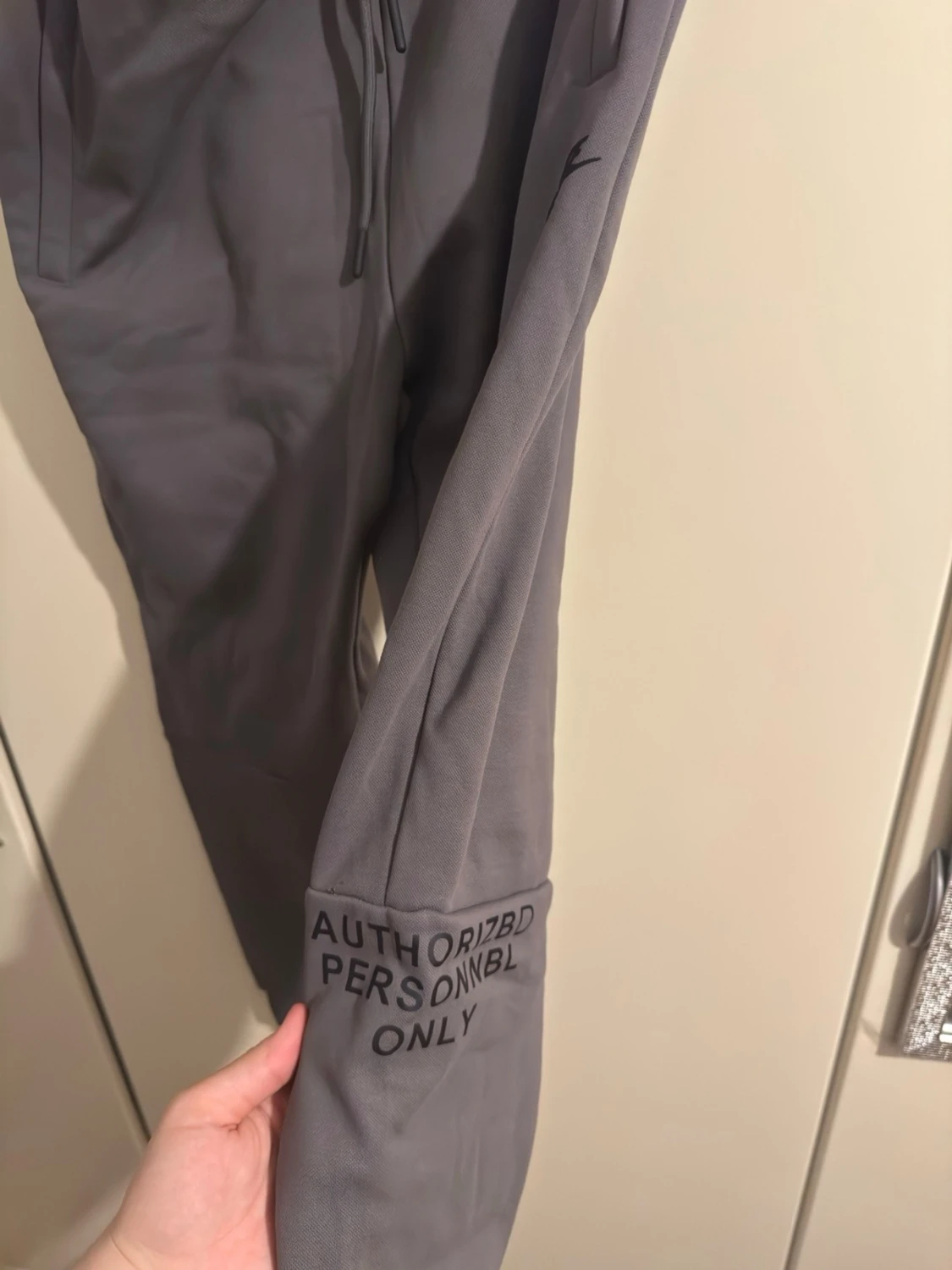 Gråa mjukisbyxor - 2