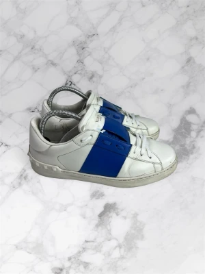 Valentino open sneakers - Storlek 40,5 väldigt bra skick se bilder