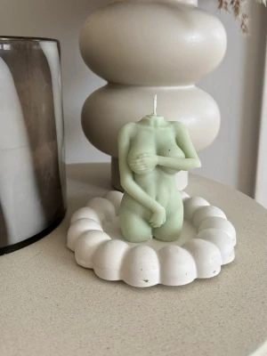 Handgjort ljus - Handgjort ljus formad som en kvinnokropp 