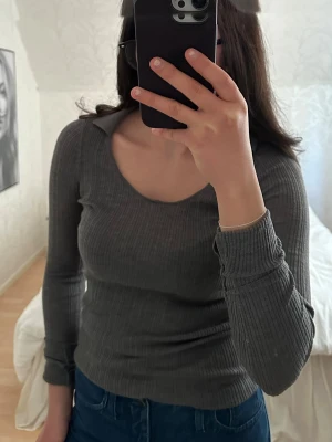 Tröja  - Tröja från Cos, endast använd ett fåtal gånger 