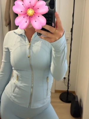 Lululemon  - . 